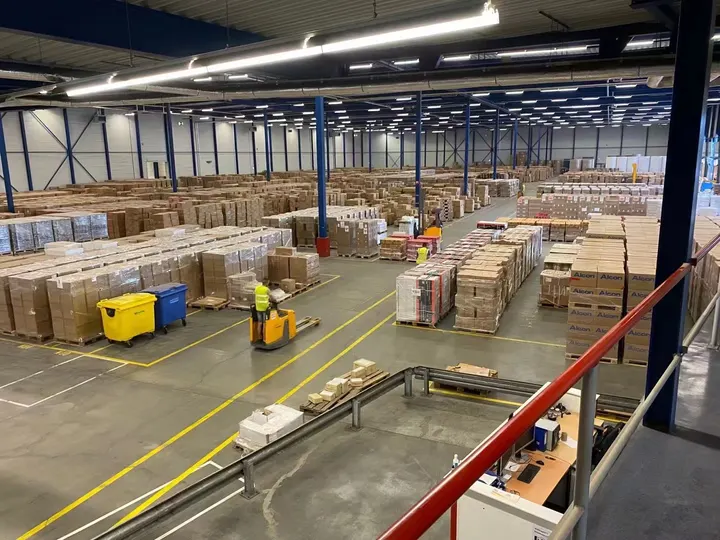 非常库-荷兰芬洛仓库仓库实景