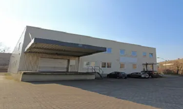 英国 CARDIFF 仓仓库实景