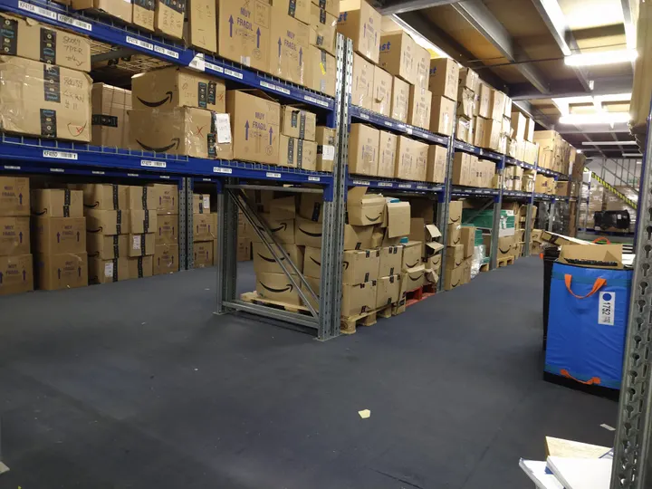 LJ Supply Chain Ltd仓库实景